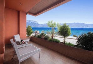 Signature Double Room, Lake View | View from room - Three-Colored Cloud River (Lijiang)