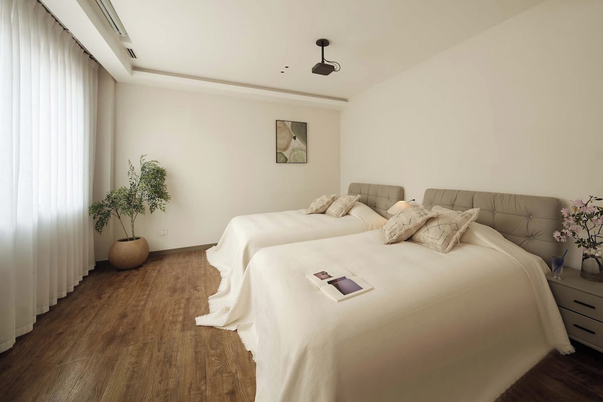 Desk, blackout drapes, iron/ironing board, free WiFi