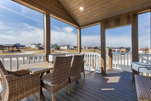 Outdoor dining - Copper Ridge | Designer Tiny Home with Resort Pool near Fredericksburg (Fredericksburg)