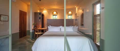 5 bedrooms, desk, iron/ironing board, free WiFi