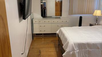 Bügeleisen/Bügelbrett, WLAN, Bettwäsche