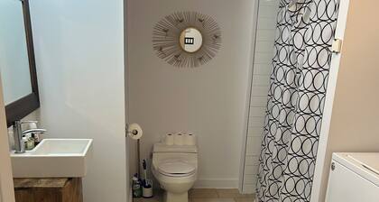 Chateauguay 20 min downtown Montreal! charging station! 10 Minutes Casino
