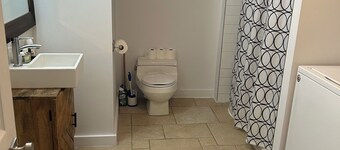 Chateauguay 20 min downtown Montreal! charging station! 10 Minutes Casino