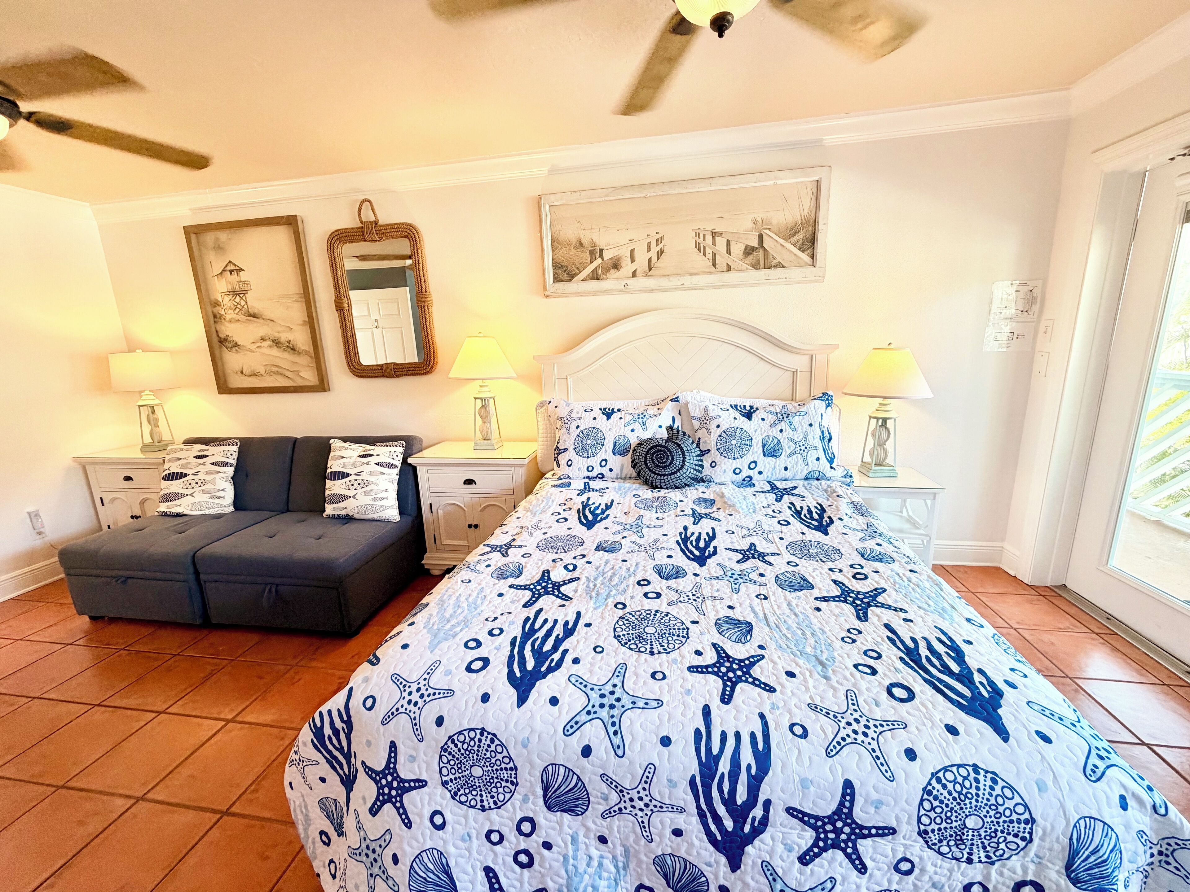 Iron/ironing board, WiFi, bed sheets