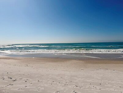 Cozy 1-bedroom condo with AC in Bradenton Beach