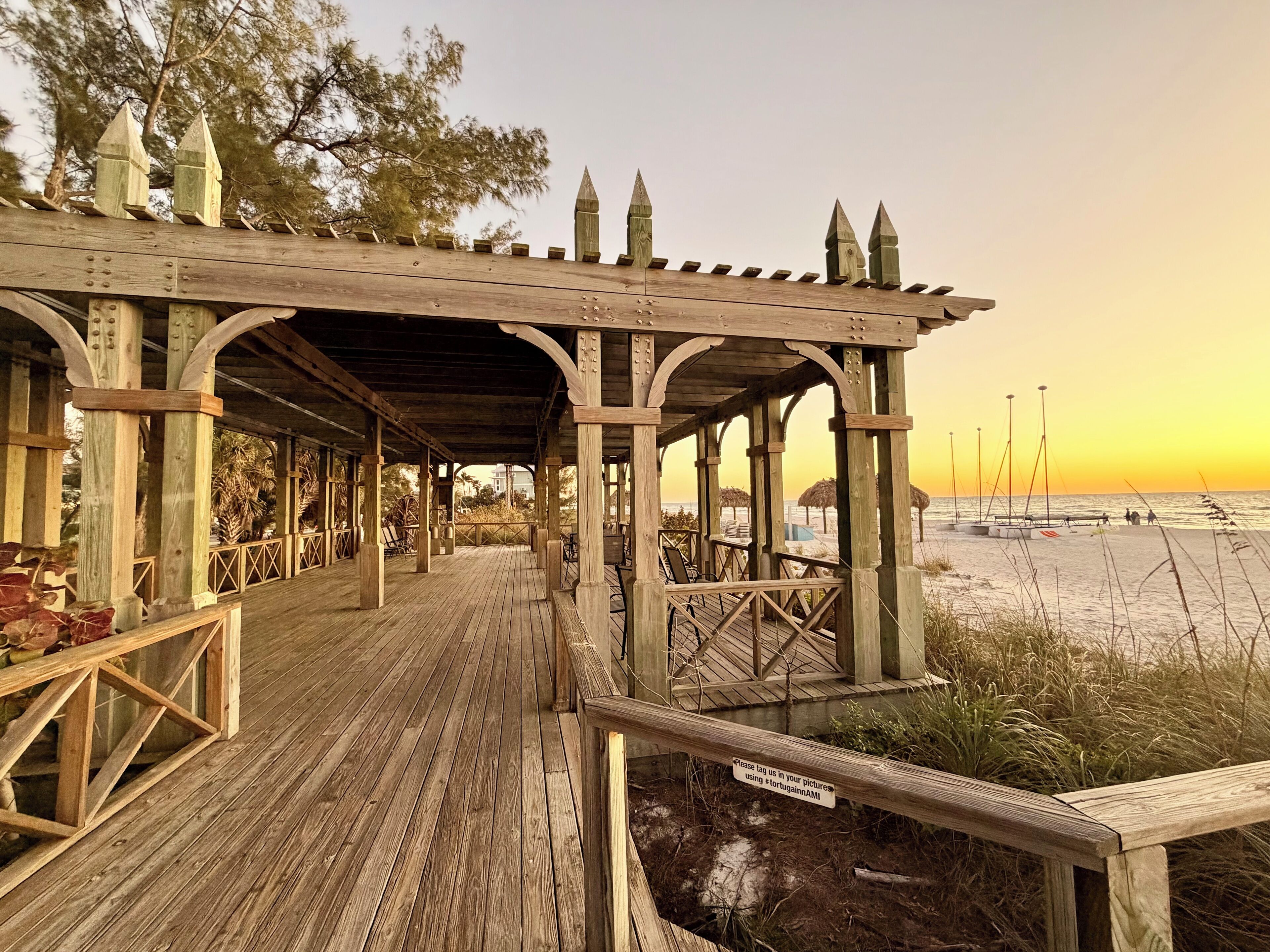 Chaises longues, serviettes de plage