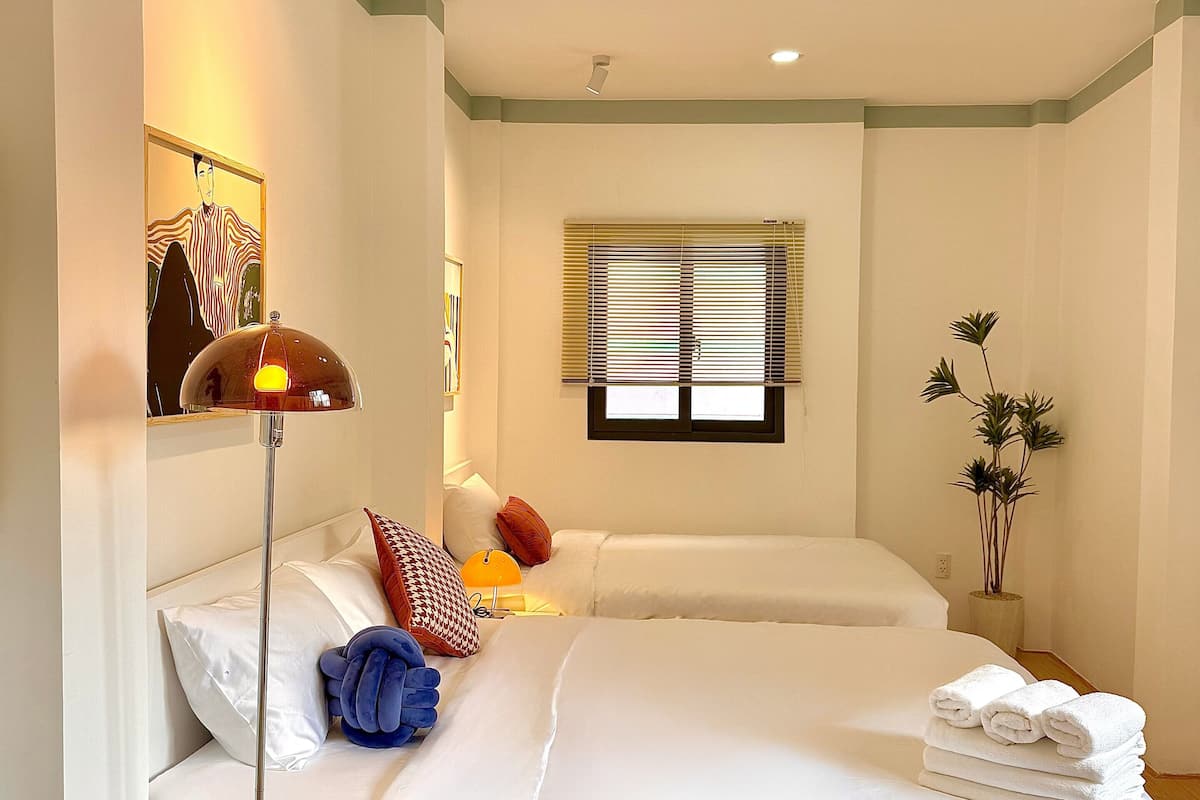 Triple Room | Desk, free WiFi