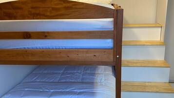 3 bedrooms, WiFi, bed sheets