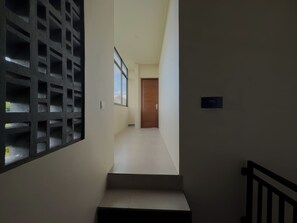 套房, 1 張特大雙人床, 山景 | 客房設施服務