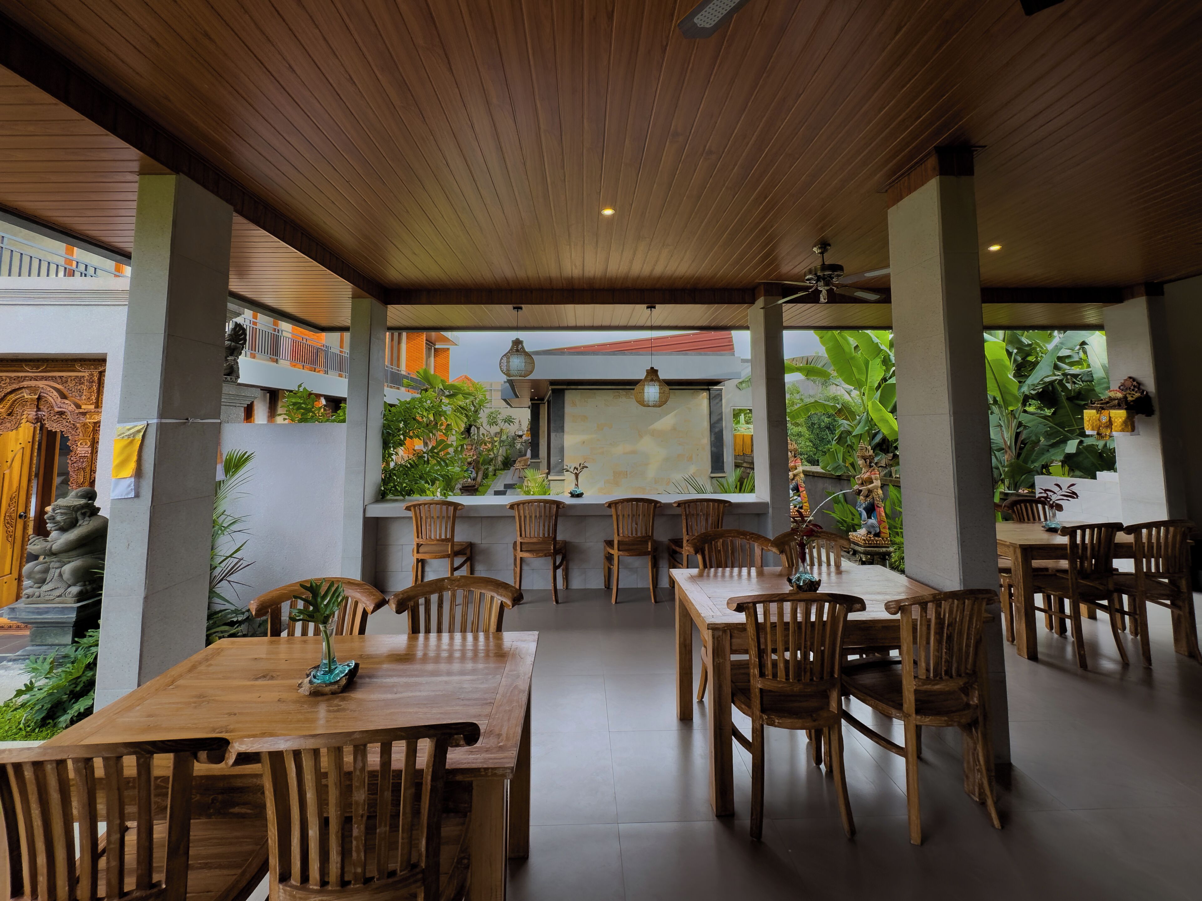 Dagelijks continentaal ontbijt inbegrepen