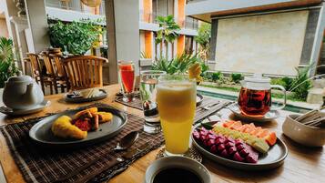 Desayuno continental gratuito y diario