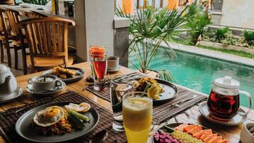 Desayuno continental gratuito y diario