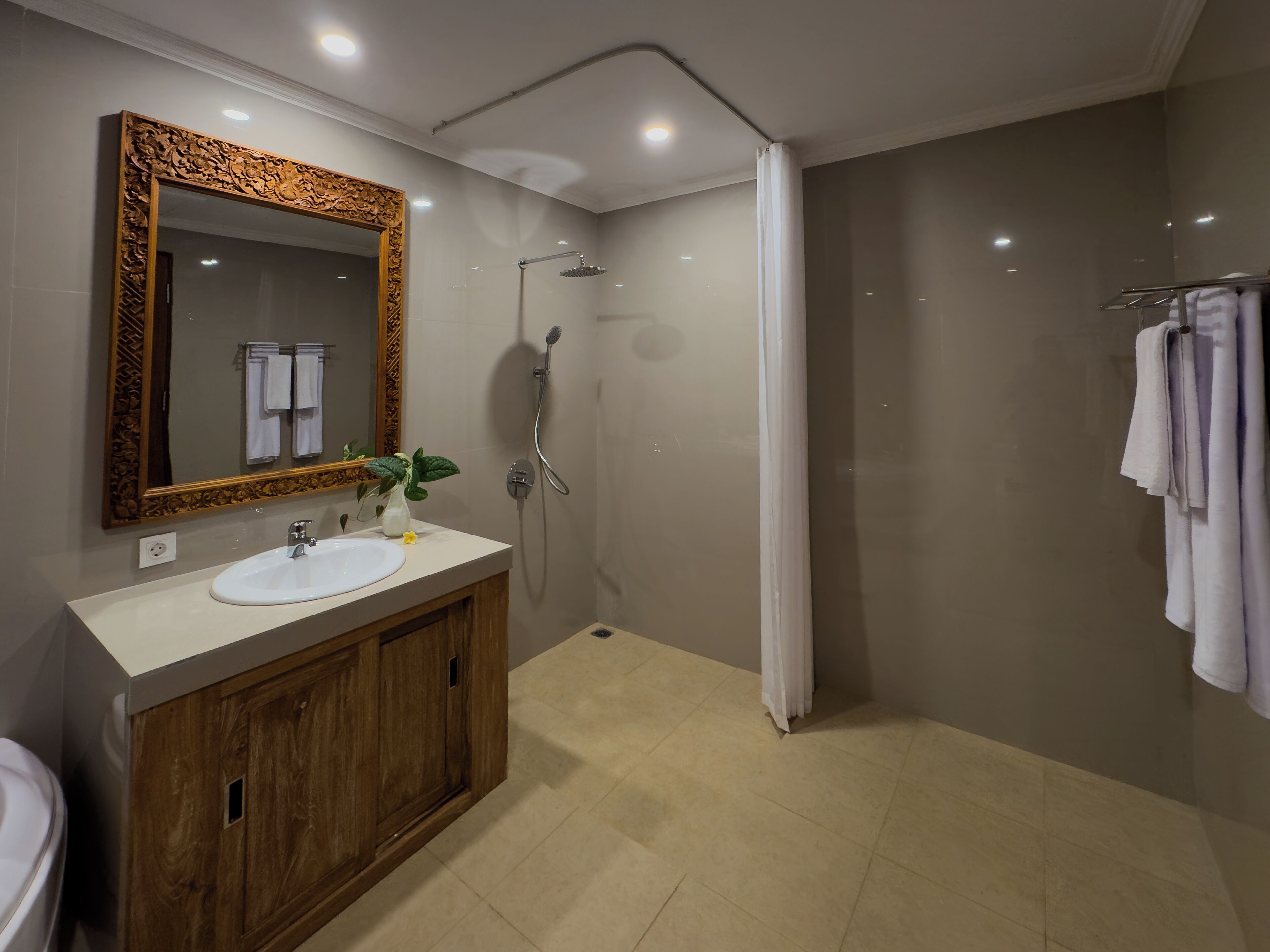 Room amenity