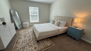 4 bedrooms, desk, iron/ironing board, free WiFi