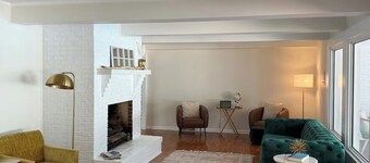 Spacious Home with Heated Swimming Pool + Hot Tub + Event Room + SLEEPS 23