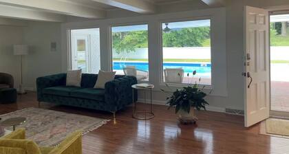 Spacious Home with Heated Swimming Pool + Hot Tub + Event Room + Large Kitchen