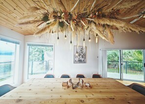 Dining - Perching Gull House - Storms & Wildlife Watching Oceanfront View (Sooke)