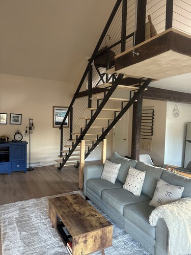 Modern Cozy barn by the creek