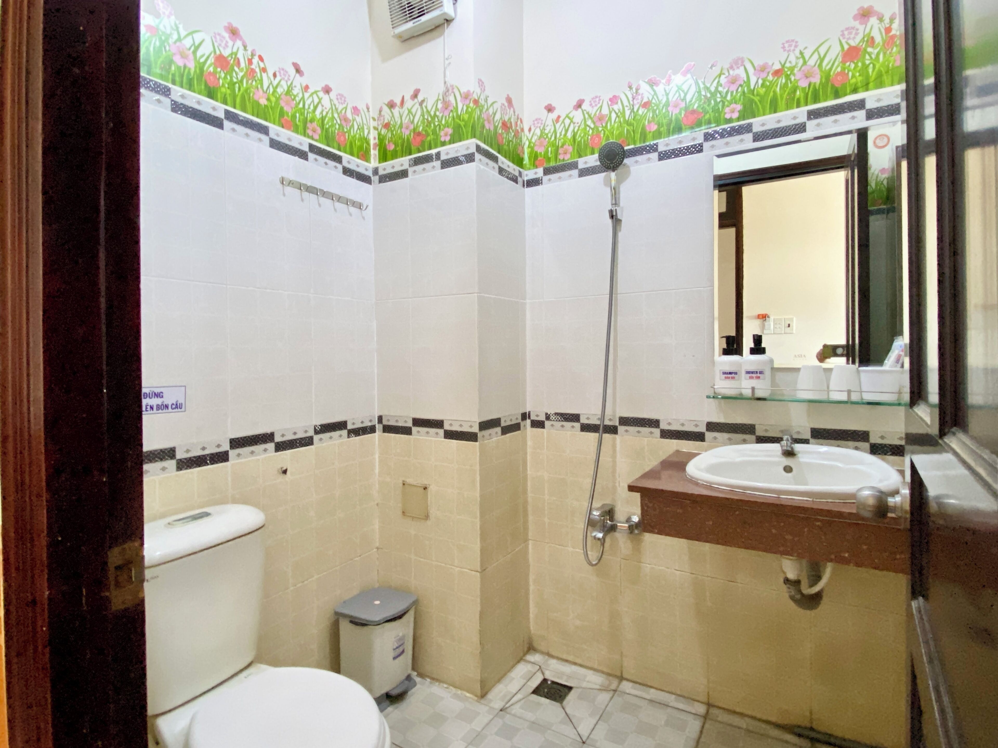 Doppia Superior | Bagno | Doccia, set di cortesia gratuito, asciugamani, sapone