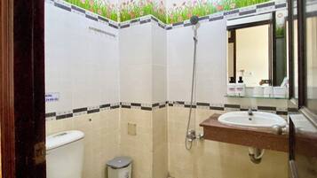 Doppia Superior | Bagno | Doccia, set di cortesia gratuito, asciugamani, sapone