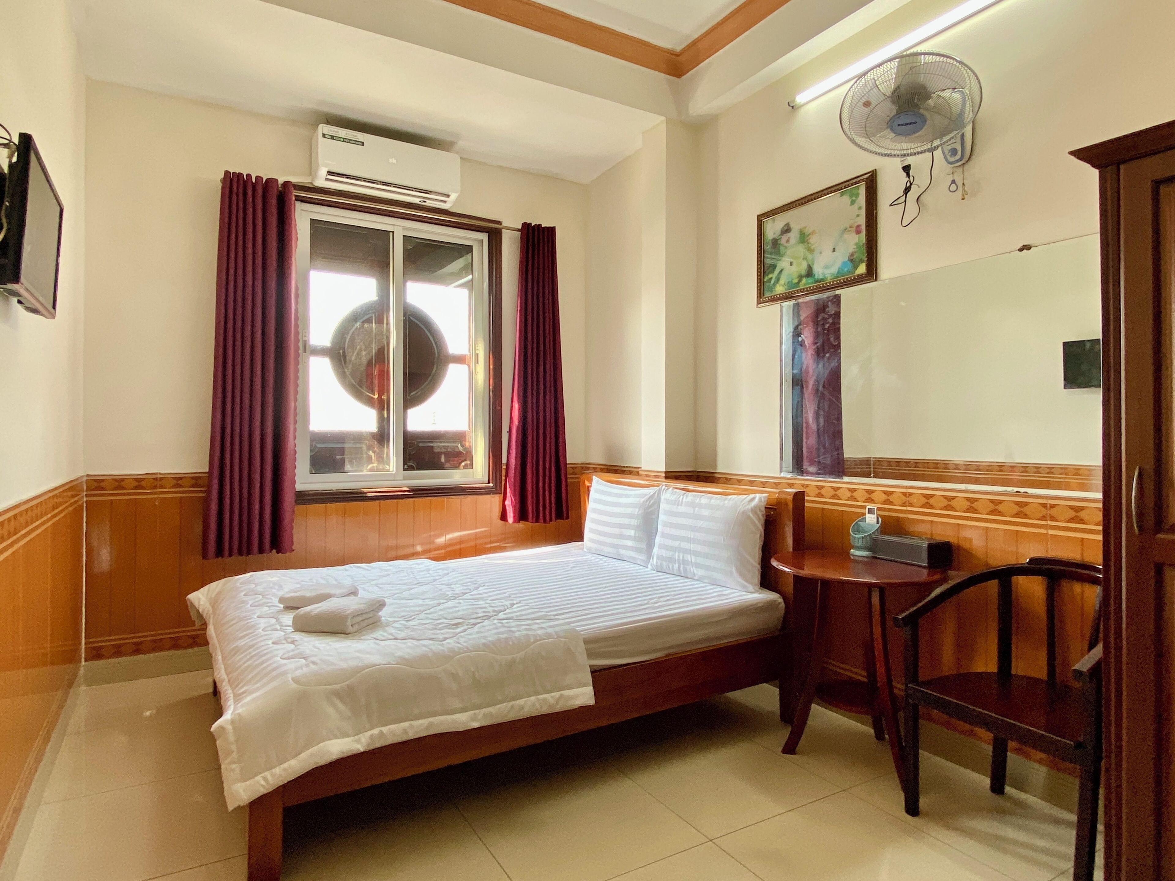 Superior Double Room | Desk, free WiFi