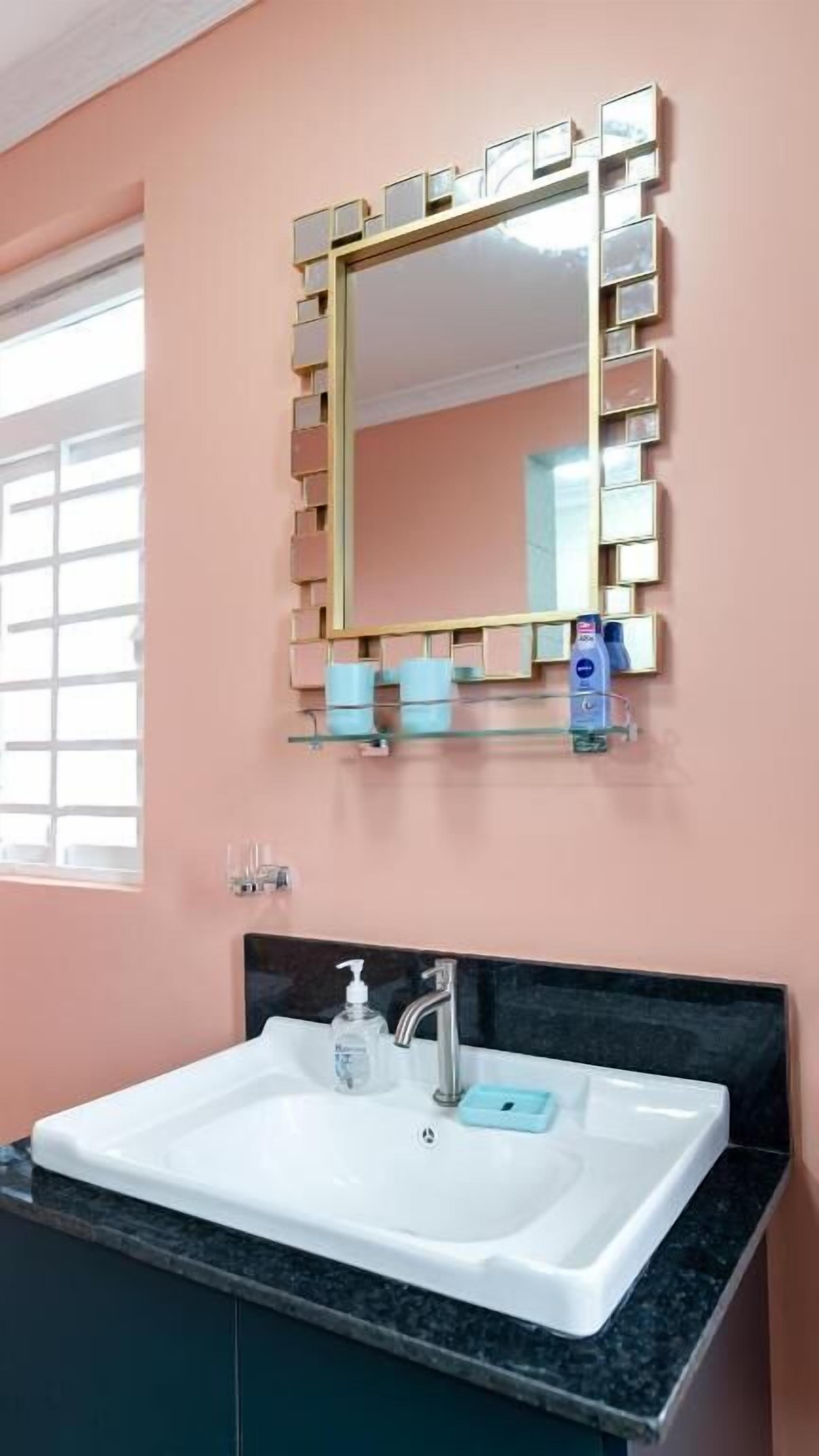 クラシック シングルルーム ガーデンビュー | バスルーム | シャワー、バスアメニティ (無料)、スリッパ、タオル