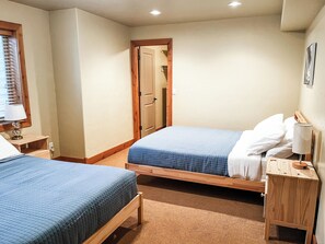 Strykejern/-brett, wi-fi og sengetøy