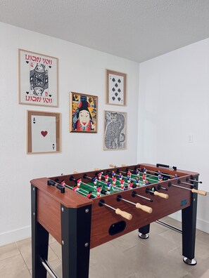 Games room - Relax under the stars, Best view in town Yosemite house Hot Tub & Pool table (Oakhurst)