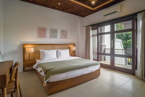 Comfort Villa, 3 Bedrooms, Private Pool, Pool View | Free WiFi - Villa Aura (Kerobokan)