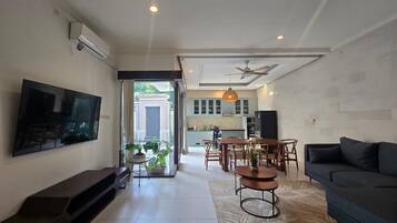 Villa Confort, 3 habitaciones, piscina privada, vistas a la piscina | Zona de estar