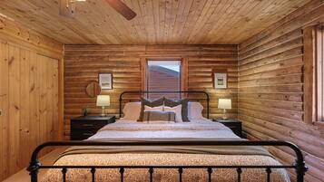 2 makuuhuonetta, silitysrauta/-lauta, Wi-Fi, vuodevaatteet