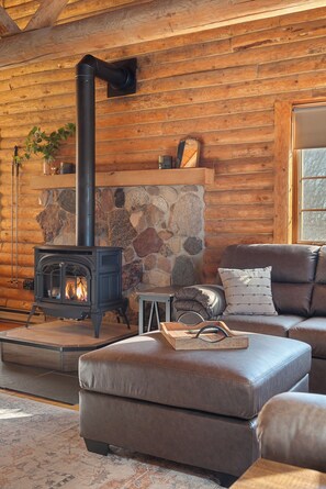 Interior - The Cabin on Kettlewood Acres (Plymouth)