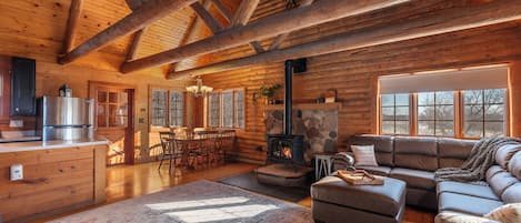 Televisión, chimenea