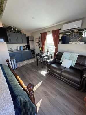 Télévision, cheminée