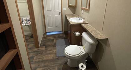 Sunset Suite 3-bedroom house in charming Oakes
25 Minute drive to Ellendale