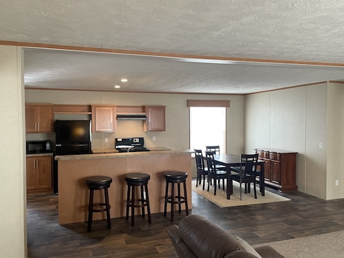 Sunset Suite 3-bedroom house in charming Oakes
25 Minute drive to Ellendale