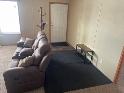 Sunset Suite 3-bedroom house in charming Oakes
25 Minute drive to Ellendale