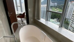 Deluxe-Suite, eingeschränkter Meerblick
