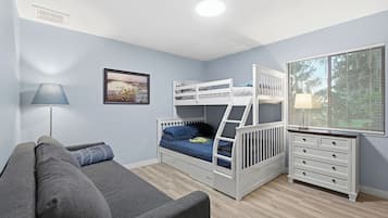 2 bedrooms, iron/ironing board, internet, bed sheets