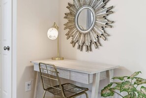 Interior - 10min to Cameron | Near Duke Hospital, Univ, Dtwn (Durham)