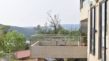 Honeymoon Room, Hill View | Property grounds