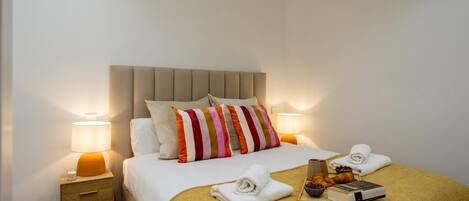 Iron/ironing board, Internet, bed sheets