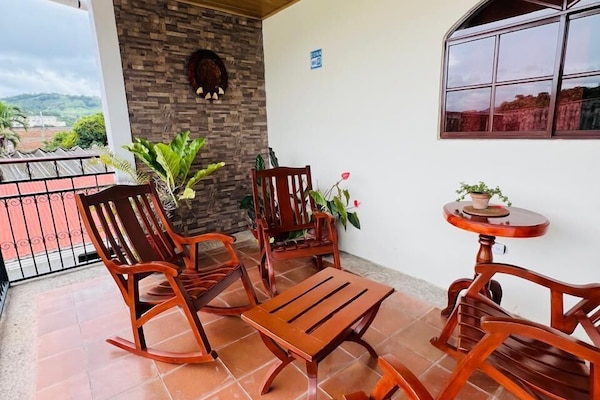 Standard Double Room, Mountain View | Living area