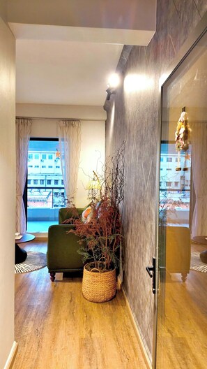 Basic Apartment, City View - 1 BR Nguyen Hue Walking St Bitexco (binh thanh)