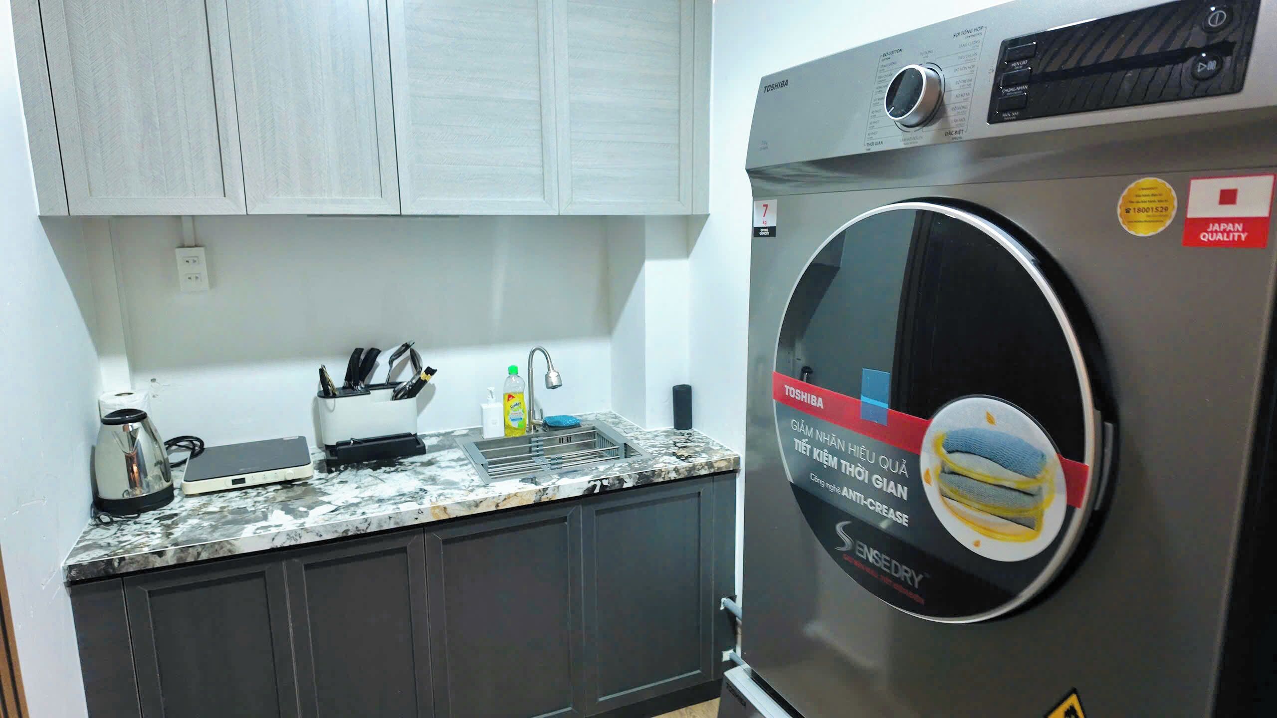 Basic Apartment, City View | Private kitchenette