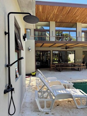 Outdoor dining - Main Villa at Howlers Point (Tamarindo)