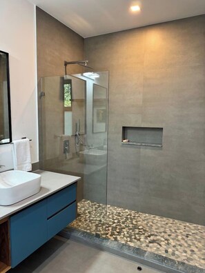 Shower, hair dryer - Main Villa at Howlers Point (Tamarindo)