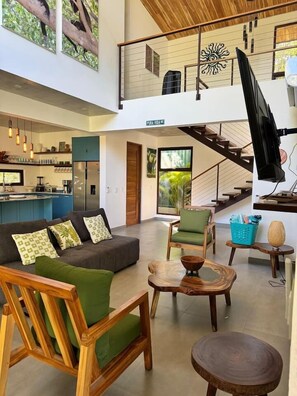 TV - Main Villa at Howlers Point (Tamarindo)