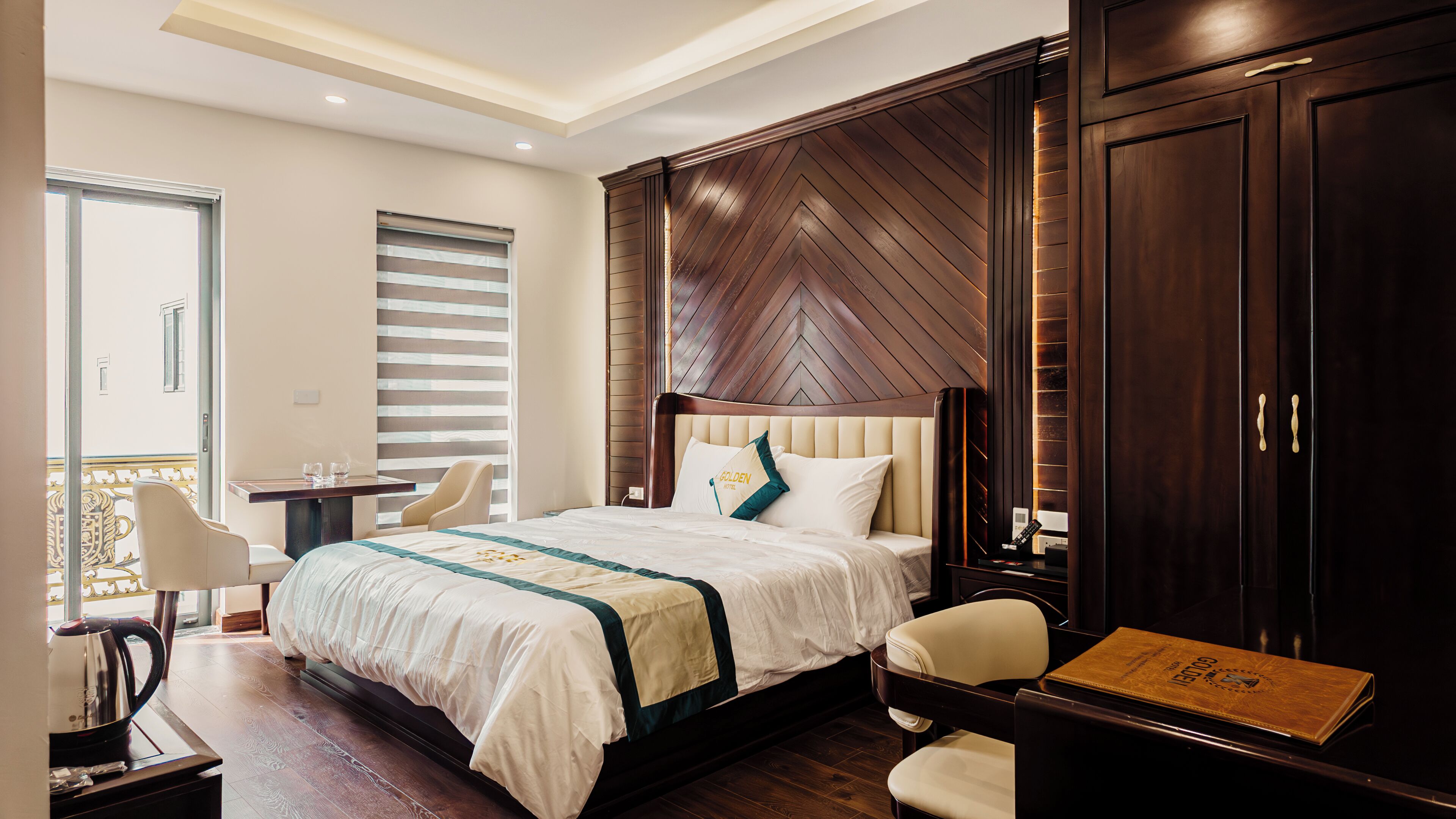 Habitación doble superior, balcón | Escritorio, wifi gratis, ropa de cama