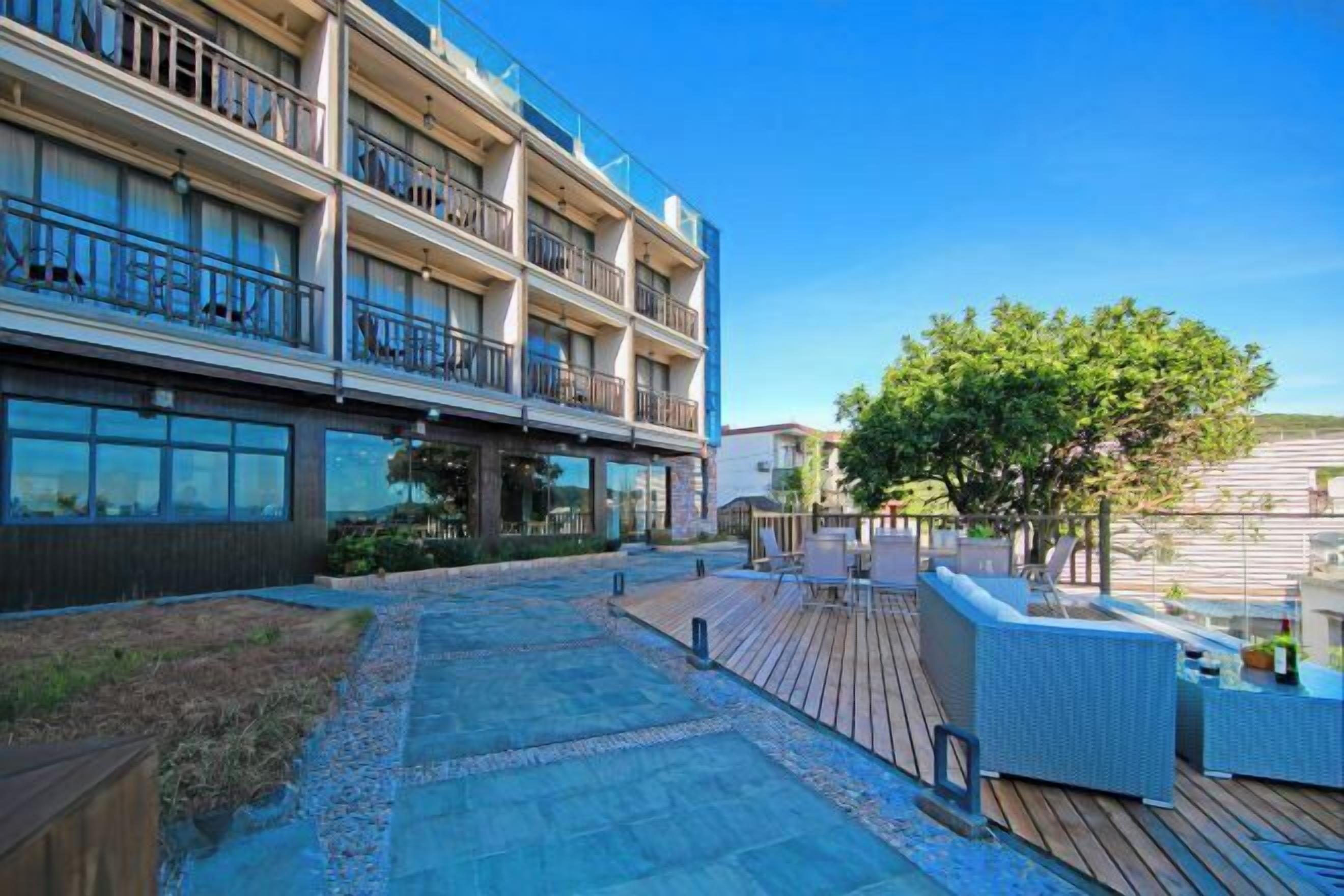 المنشأة من الخارج